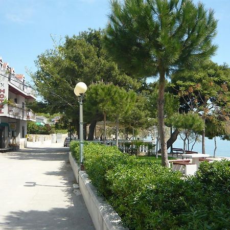 Hotel Tamaris Kaštela Dış mekan fotoğraf