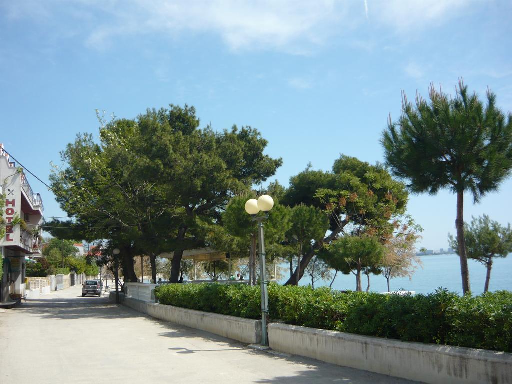 Hotel Tamaris Kaštela Dış mekan fotoğraf